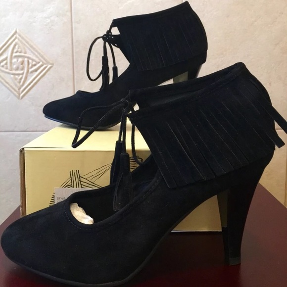 NIB KIMCHI BLUE URBAN OUTFITTERS HEELS Shoes Sz 9 - Picture 1 of 12